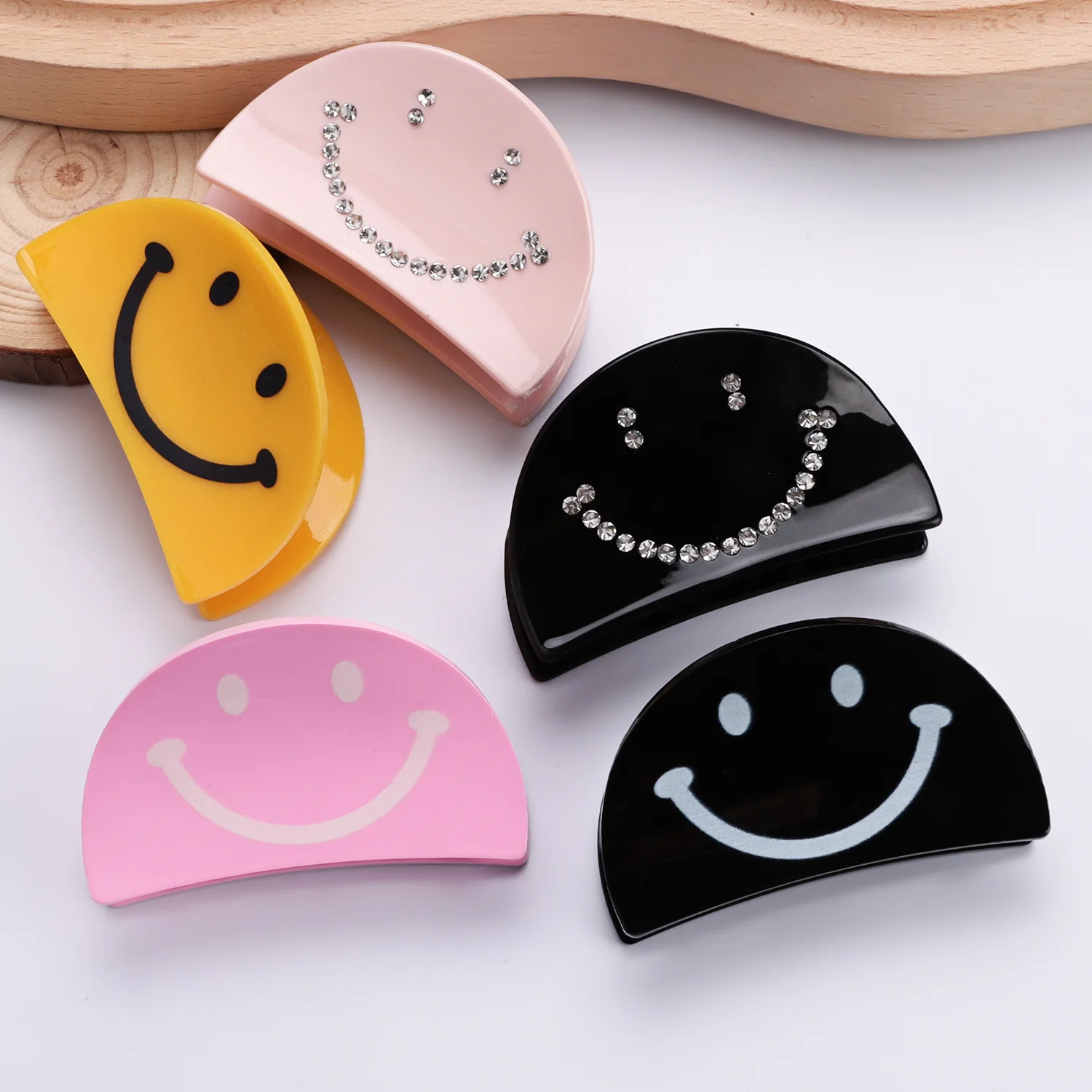 1pc New smiley face shaped acrylic material headpiece hair clip, hair clip at the back of the head, hair grab