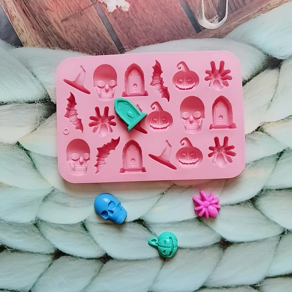 18 Cavities Halloween Silicone Molds Ghost Pumpkin Bat Skull Witch Hat For DIY Halloween Chocolate Candy Baking Mold