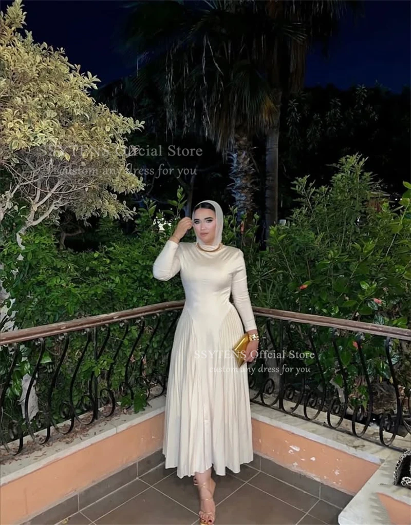 فساتين حفلة موسيقية من SSYTENS بلون الشمبانيا الخفيفة المتواضعة وأكمام طويلة بطول الكاحل في دبي فساتين حفلات الحدث الإسلامية لرمضان حسب الطلب