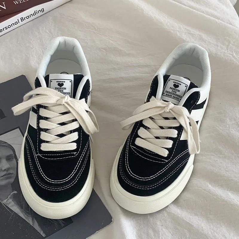 Spring and autumn new niche canvas shoes women retro board shoes color soft bottom port wind small white shoes