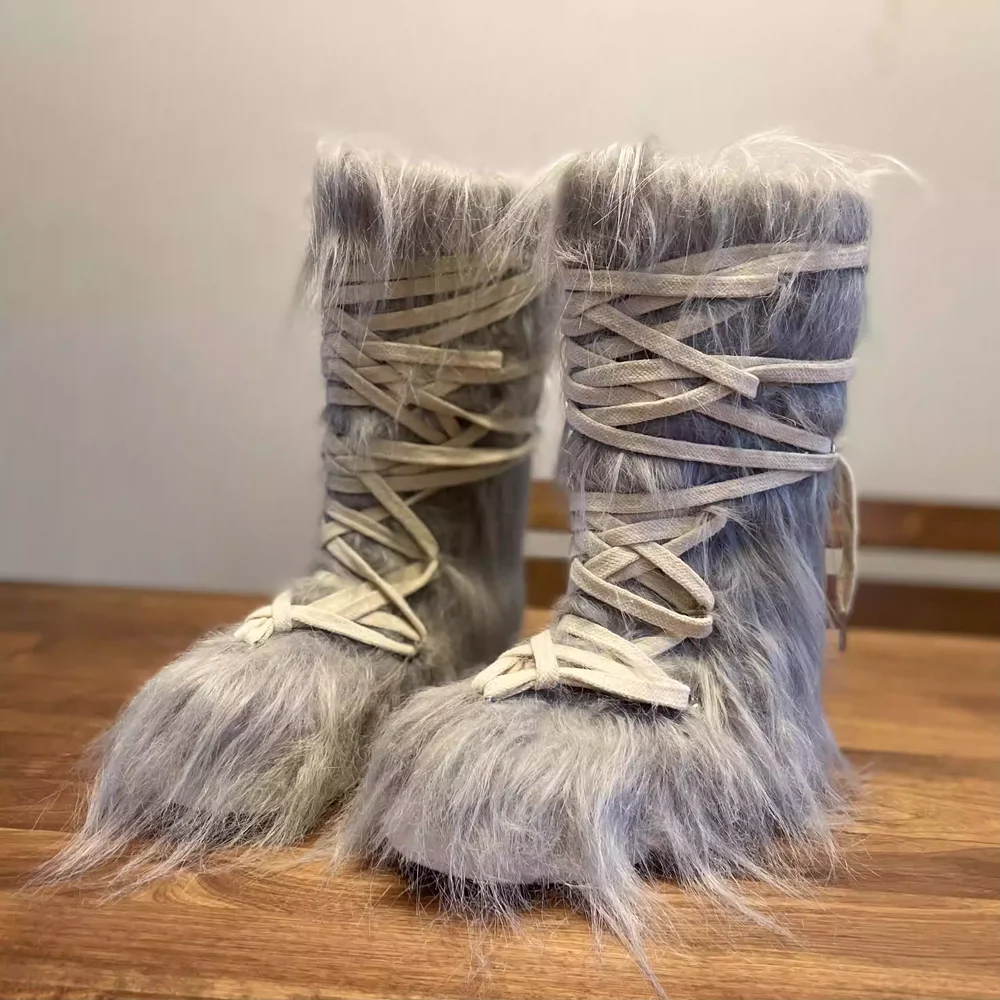 New Round-Toe Mid-Calf Snow Boots for Autumn Winter Grey Long-Fur Fashionable Crisscross Straps Platform Sole Boots