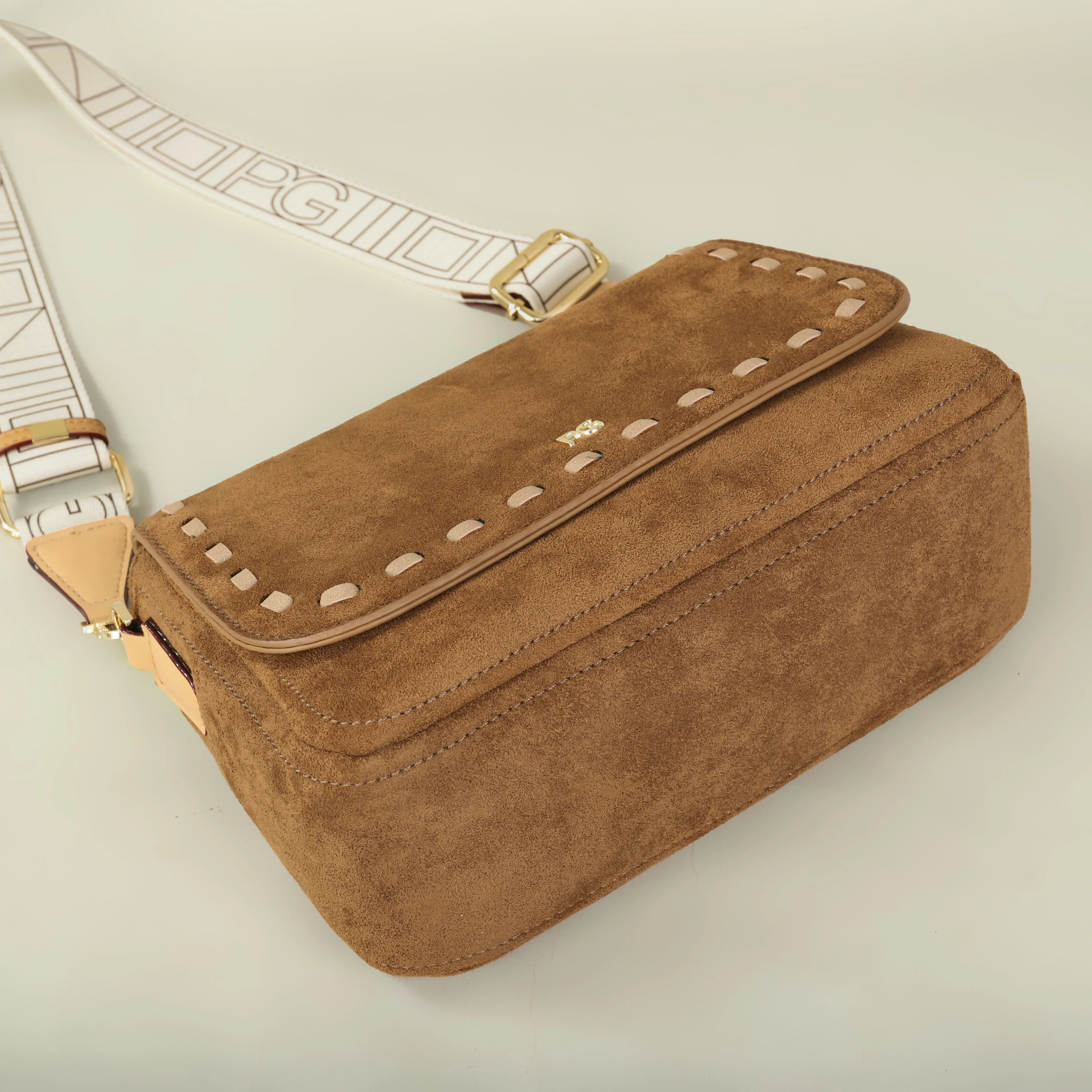 PG Retro Damen-Umhängetasche aus Leder, Multifunktionale Old-School-Klassiker-Crossbody-Tasche, Ausverkauf – Detail 9