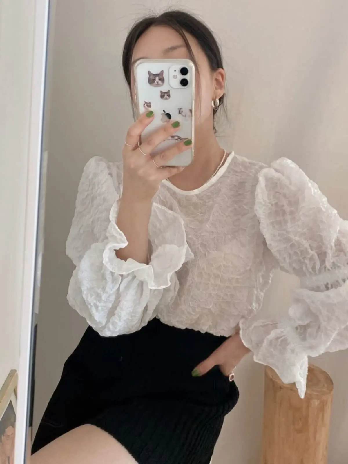 

Chic White Bubble Sve round Ne Lantern irt Women's Korean Sle Spring Faion Casual Loose Fit ort Length Blouse