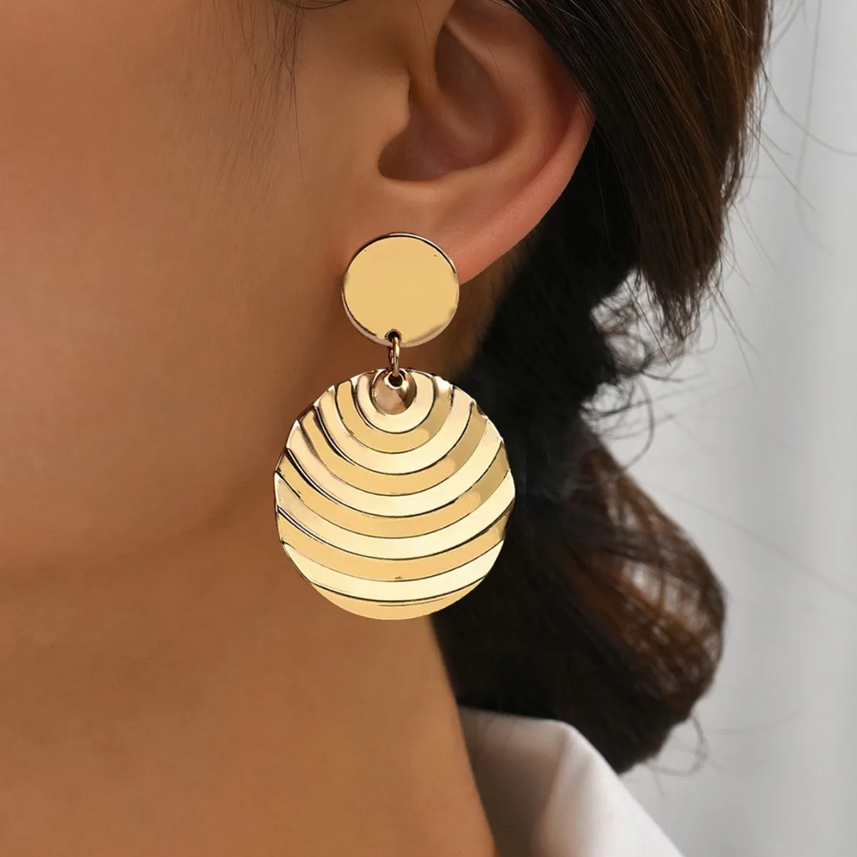 

Simple & elegant geometric earrings, round drop earrings in mixed sizes, street-style daily wear for women
