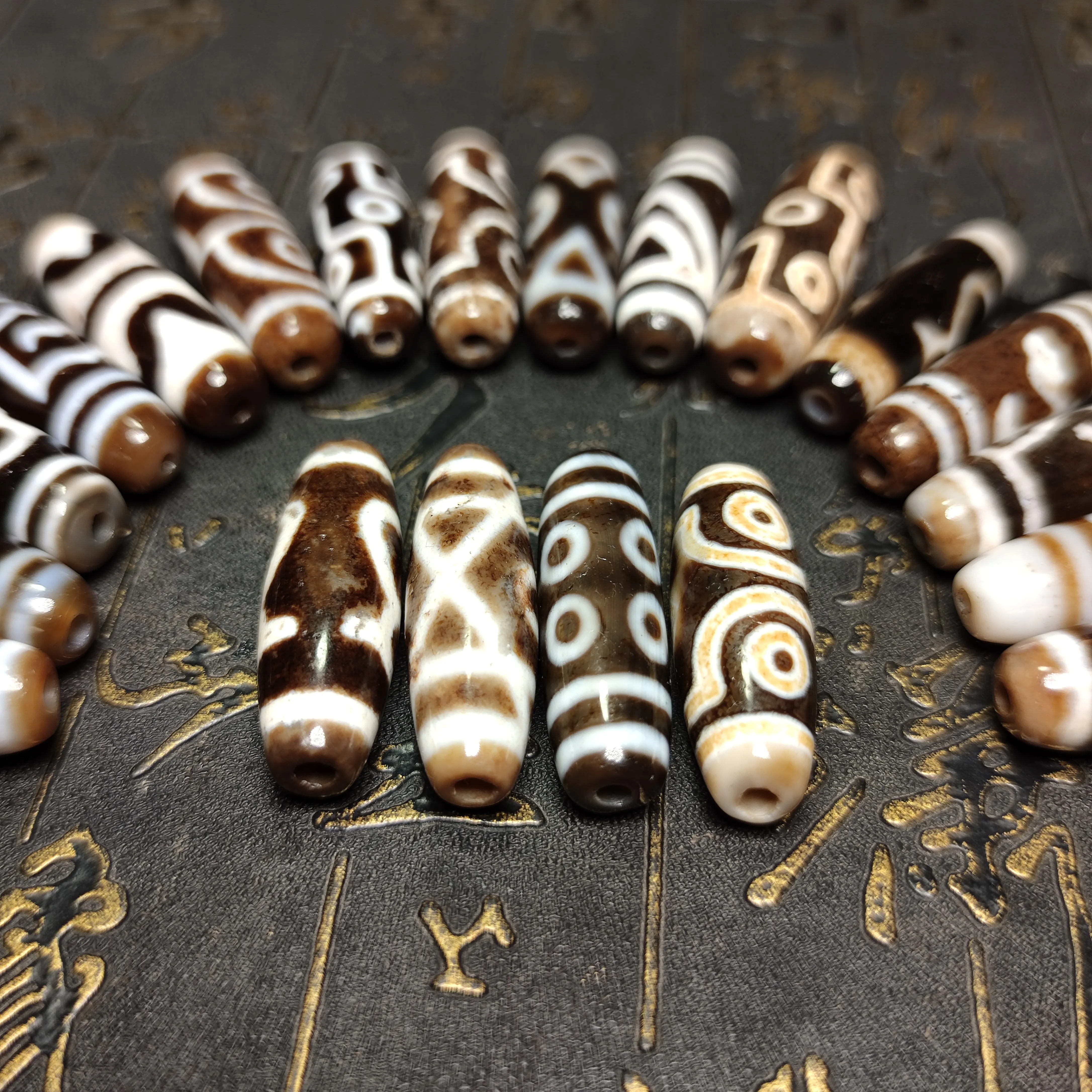 Tibet Natural Agate Calcified Totem Heavenly Beads Dzi Old Beads Necklace Pendant DIY Beads 20/Pack Free Shipping