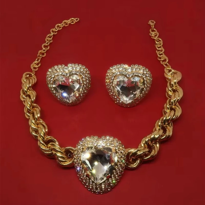 

Europe America Gold Silver Crystal Heart Large Ear Clip Thick Gold Chain Necklace Women Luxury Jewelry Party Trend