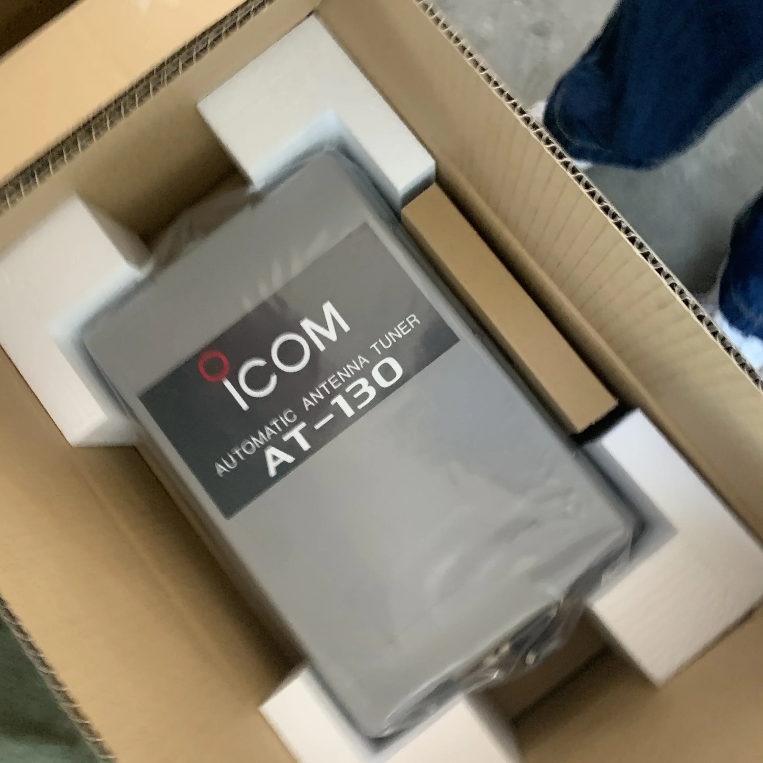 

Icom AT-130 Ham Radio Automatic HF Antenna Tuner 150W