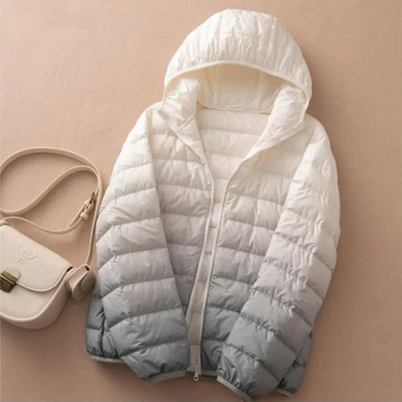 Inverno feminino 90% pato branco para baixo casaco ultra leve oversize puffer jaqueta feminina curto com capuz cor gradiente parkas 2024