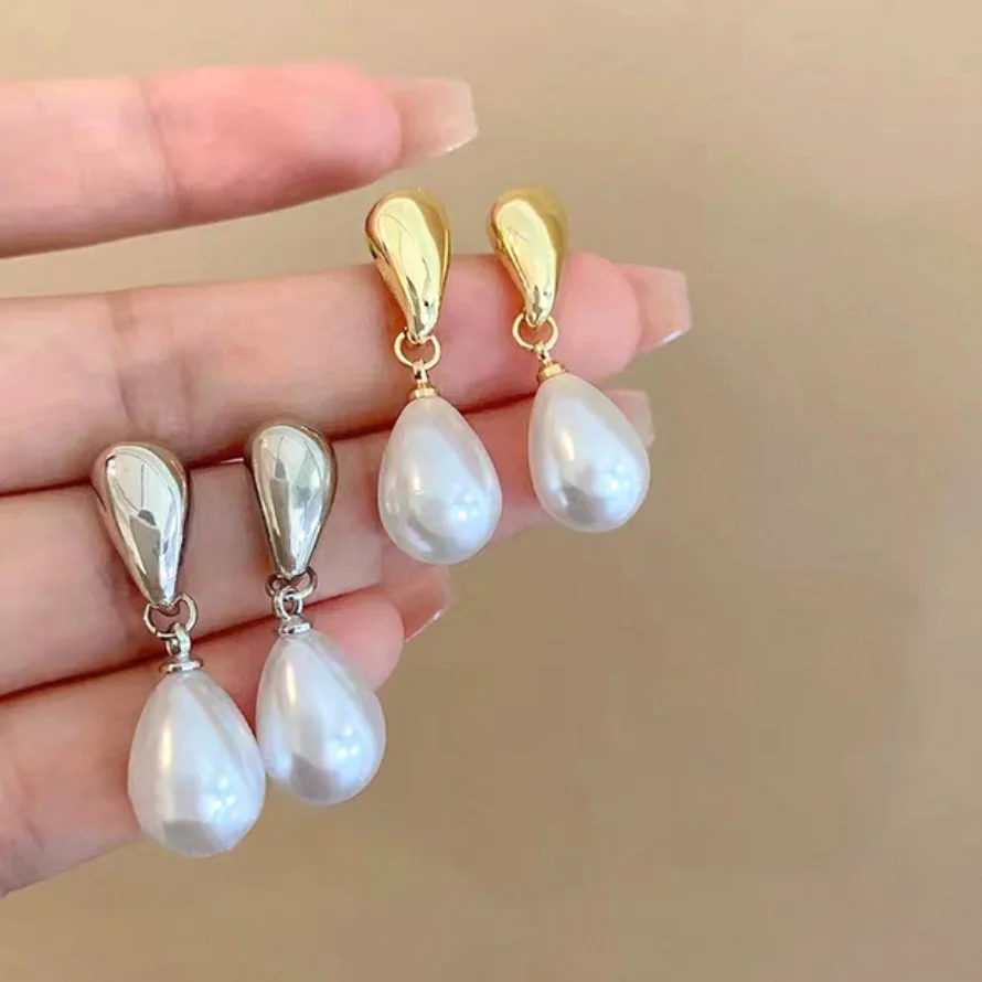 Beautiful White Dro… - image