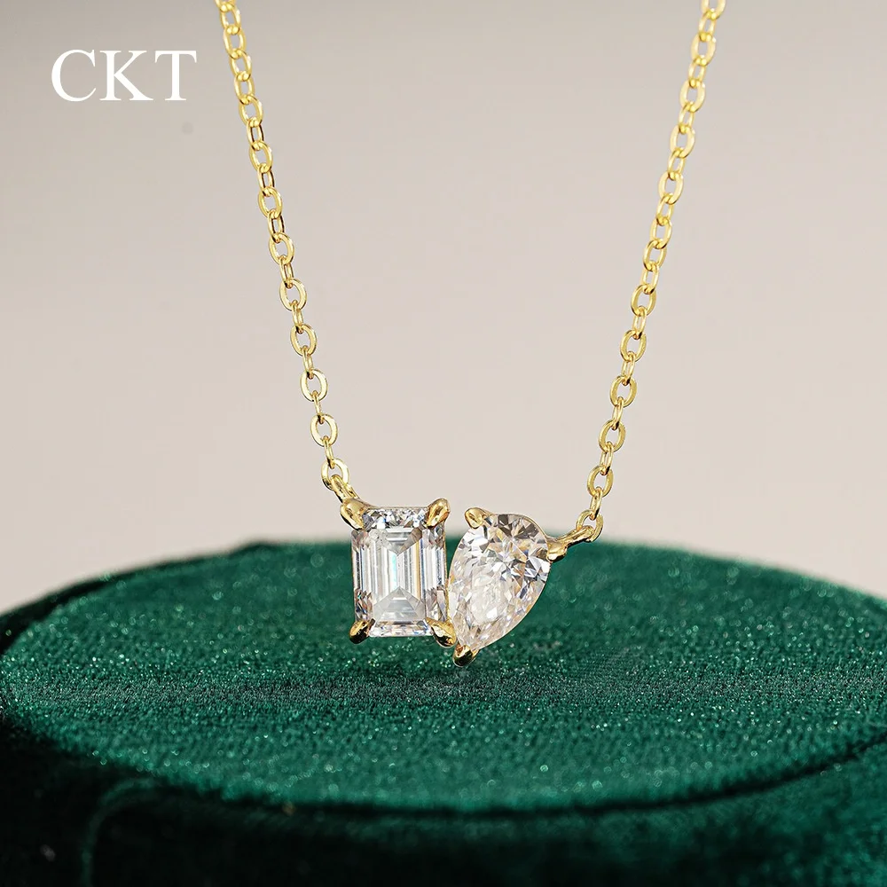 

CKT 18K Gold Light Luxury 2ct Moissanite Necklace for Women Super Flashing Sugar Cube Water Drop Collarbone Chain Pendant Sweet