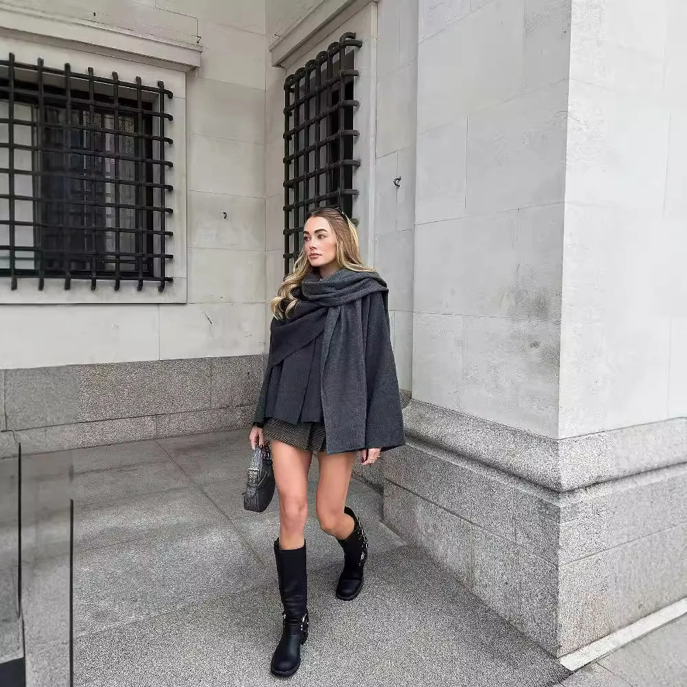 

New Women's Scarf Short Knitted Jacket Solid Color For Woman Dark Gray With Oversized Silhouette Over Mini Skirt For Winter I4TO