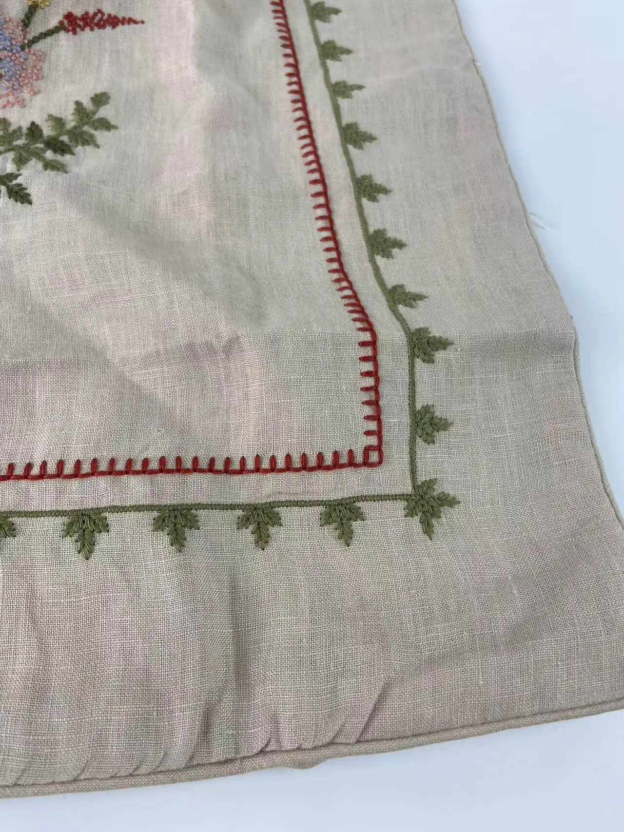Export Embroidery 100% Hemp Heavy Industry Embroidery Full Embroidery Pillowcase Pure Cotton 45X45cm