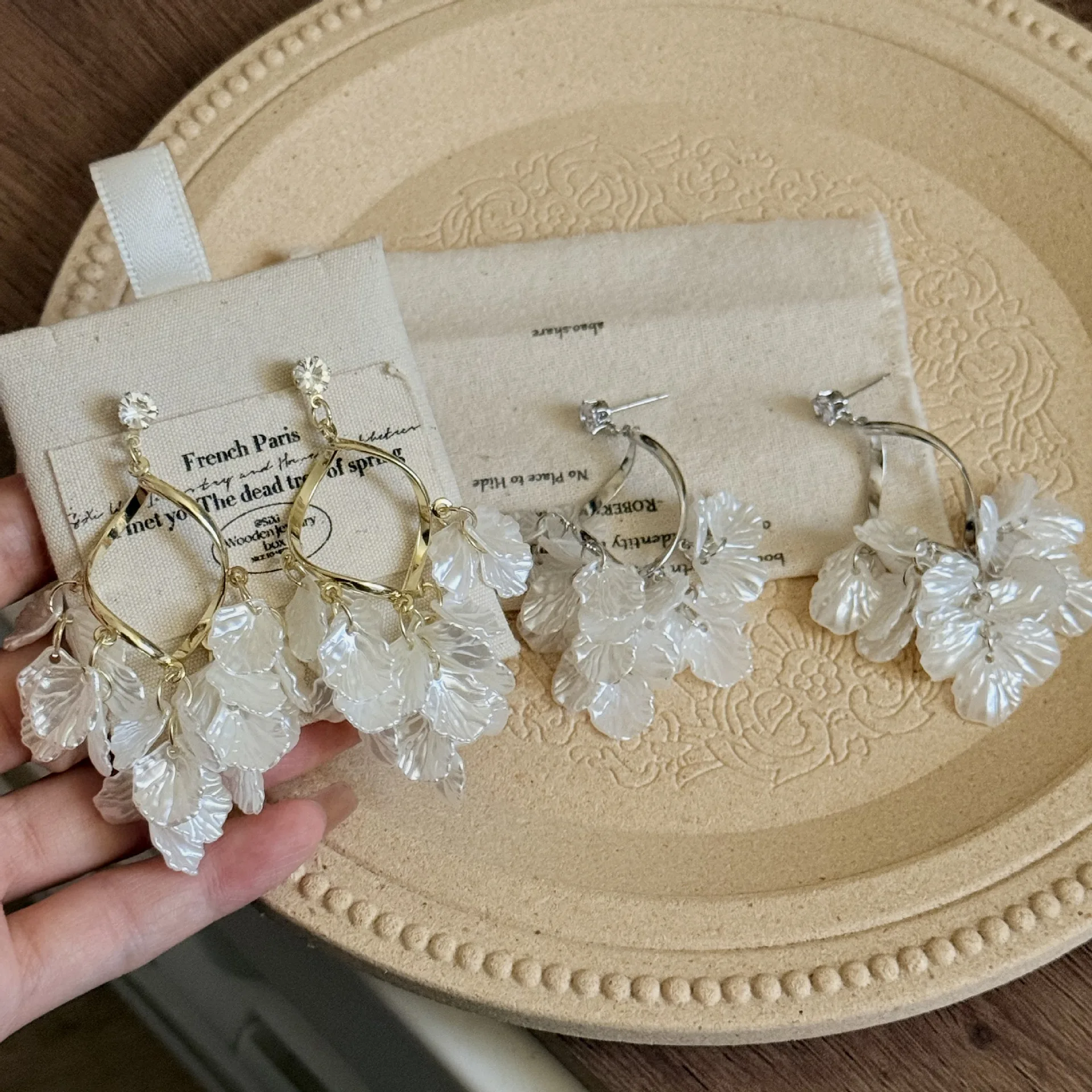 Super fairy French shell petal fringed earrings femininity light luxury high-grade zircon stud earrings mosquito coil disc ear