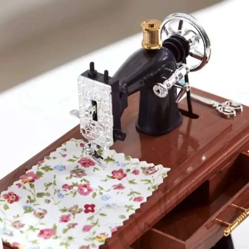 1pc Mini Sewing Machine Style Music Box Hand Crank Vintage Music Boxes Jewelry Box Christmas New Year Birthday Gifts