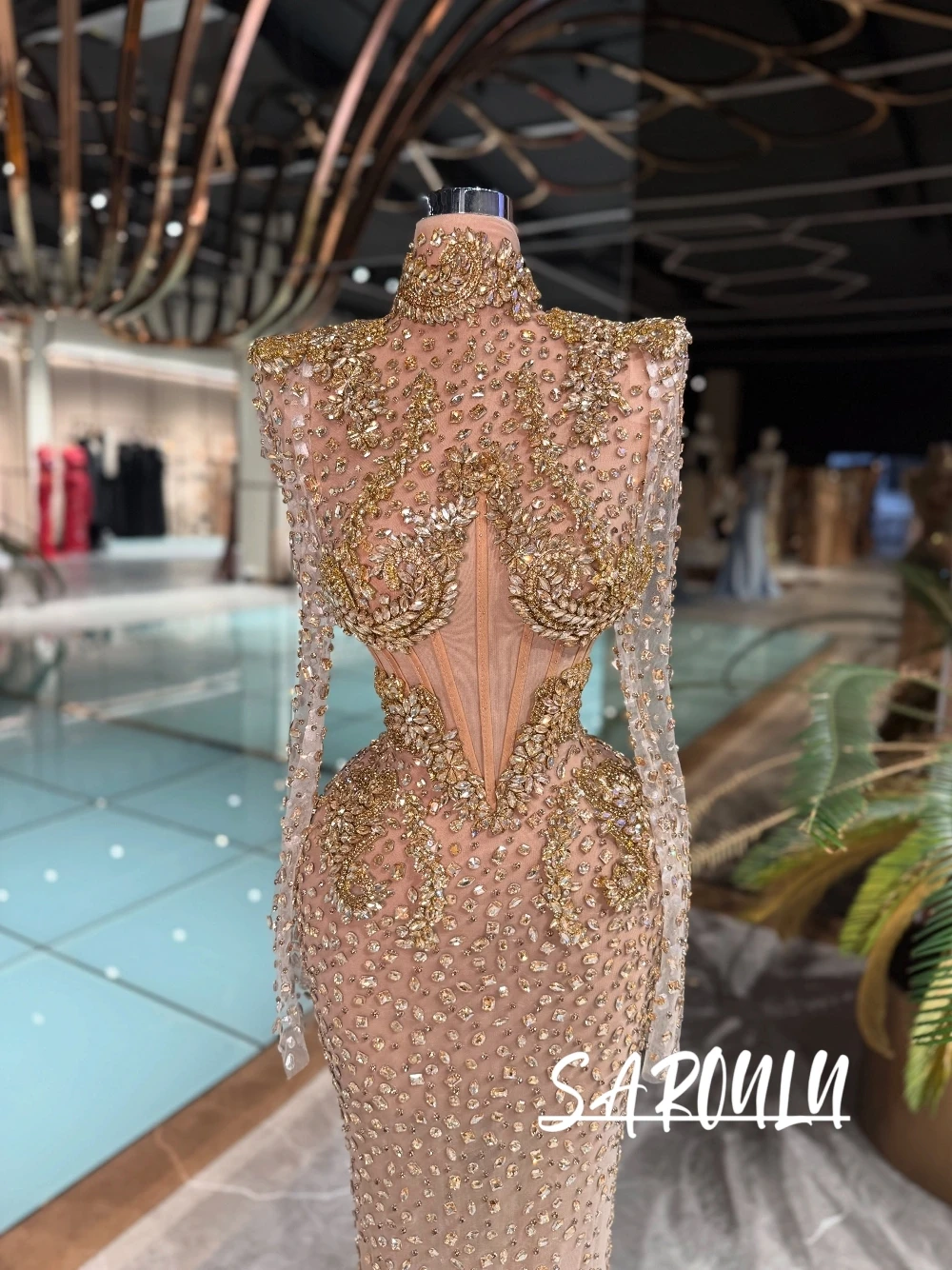

Heavy Rhinestones Exquisite Evening Dress Illusion Straight Customized Prom Gown Stunning Long Sleeves Cocktail Party Wear