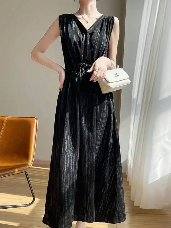 엘리 실버 스프링클링 새틴 V넥 여성용 드레스 패셔너블 트렌디 2025 하이엔드 센세이션 여름 신상 롱 스커트