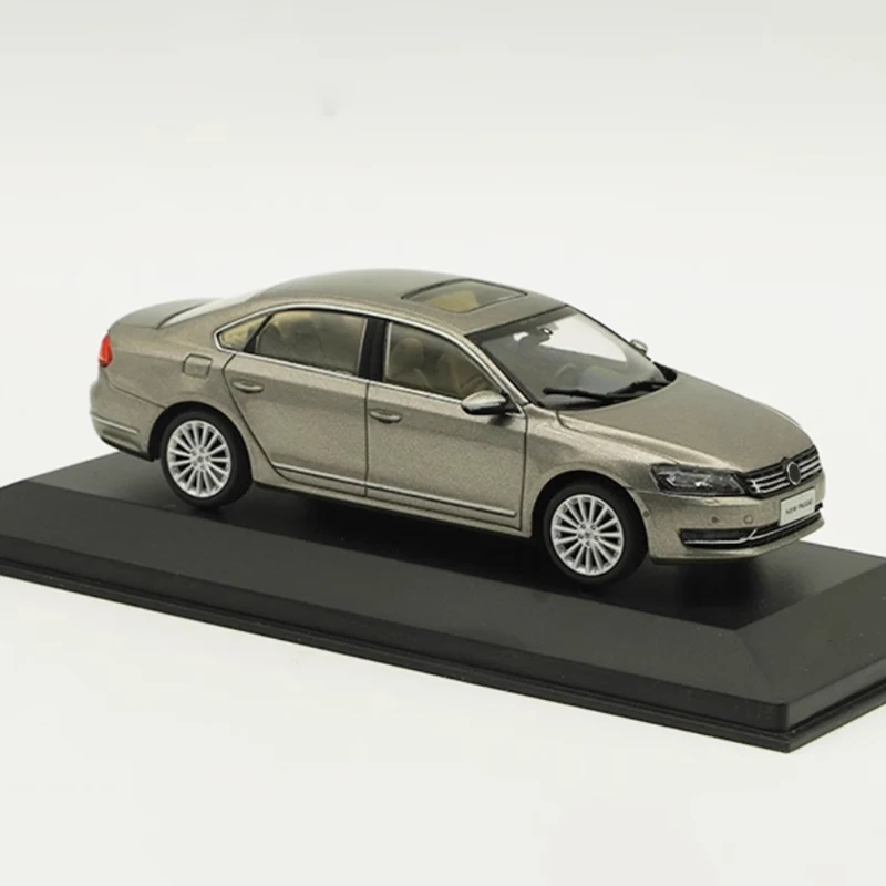 Original Diecast 1:43 Scale Passat 2011 Alloy Car Model Finished Product Collection Gift  Simulation Toy Display Static Model