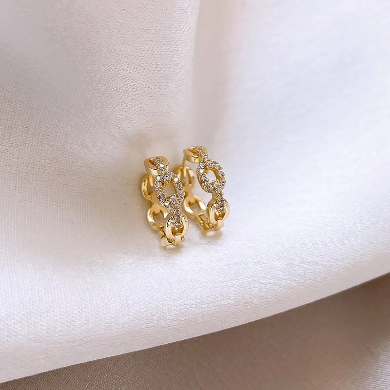 Luxuriöse, vollbesetzte Zirkon-Ketten-Huggie-Ohrringe für Damen, vergoldet, elegante Hängeohrringe, Party-Modeschmuck – Detail 8