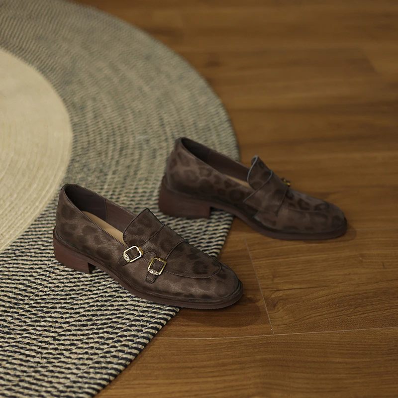 ليوبارد الراهب أحذية النساء جلد العجل جلد طبيعي مشبك حزام البروغ نمط جولة تو عارضة السيدات الشقق اليدوية