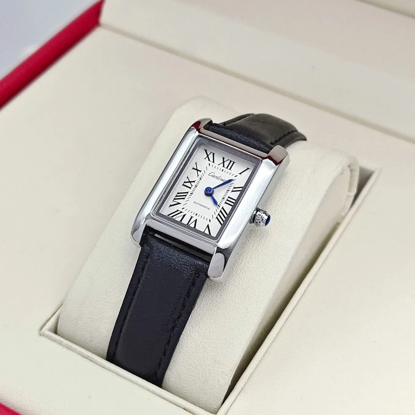 ساعة نسائية مستطيلة جديدة راقية، فاخرة، عصرية، كاجوال، بسيطة، مدمجة، ساعة عصرية للطالبات، طراز Ins، هدية مهرجان Qixi