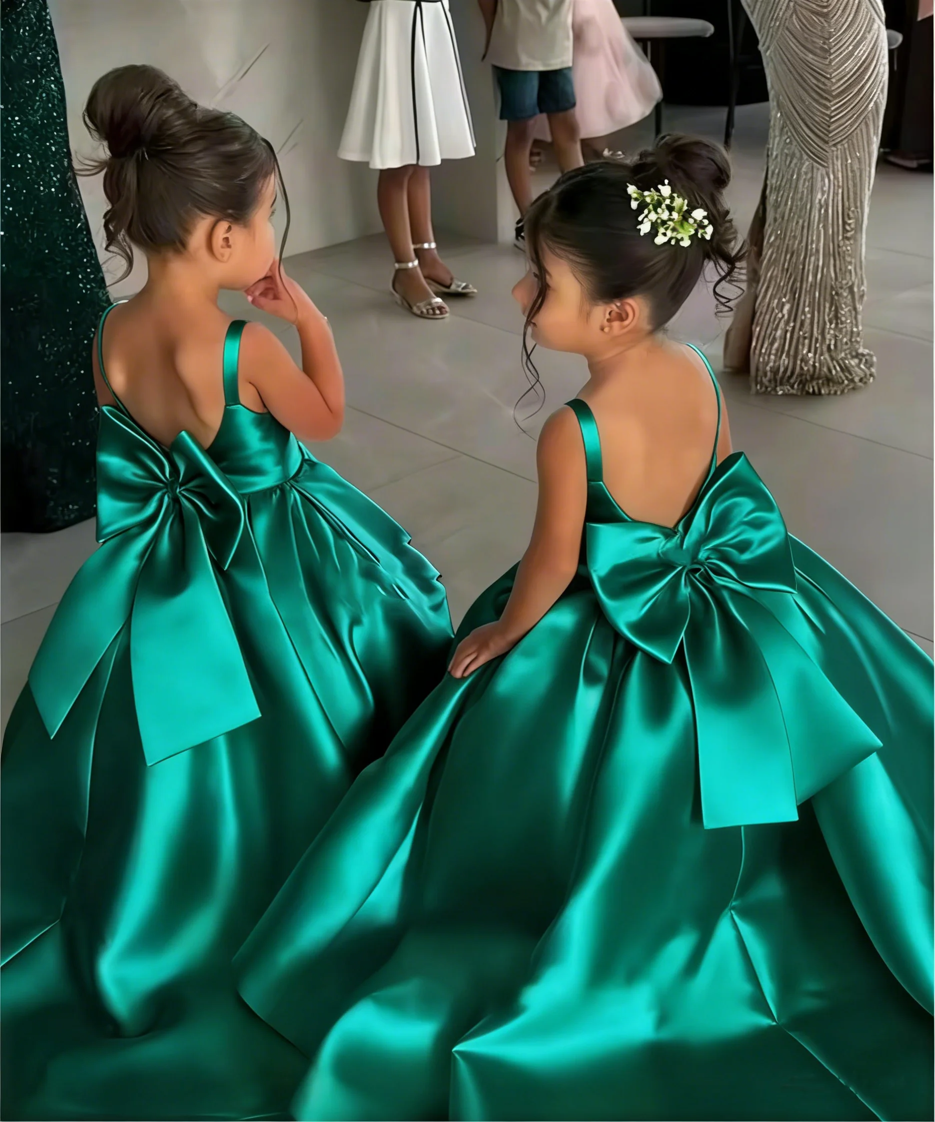 Weißes Blumenmädchenkleid mit Schleifenriemen, Mini-Brautkleid, Kinder-Ballkleid, Erstkommunion-Kleid, Vestidos, individuell gestaltet