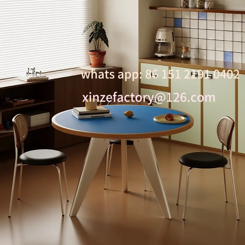 

Customizable French retro solid wood round dining table