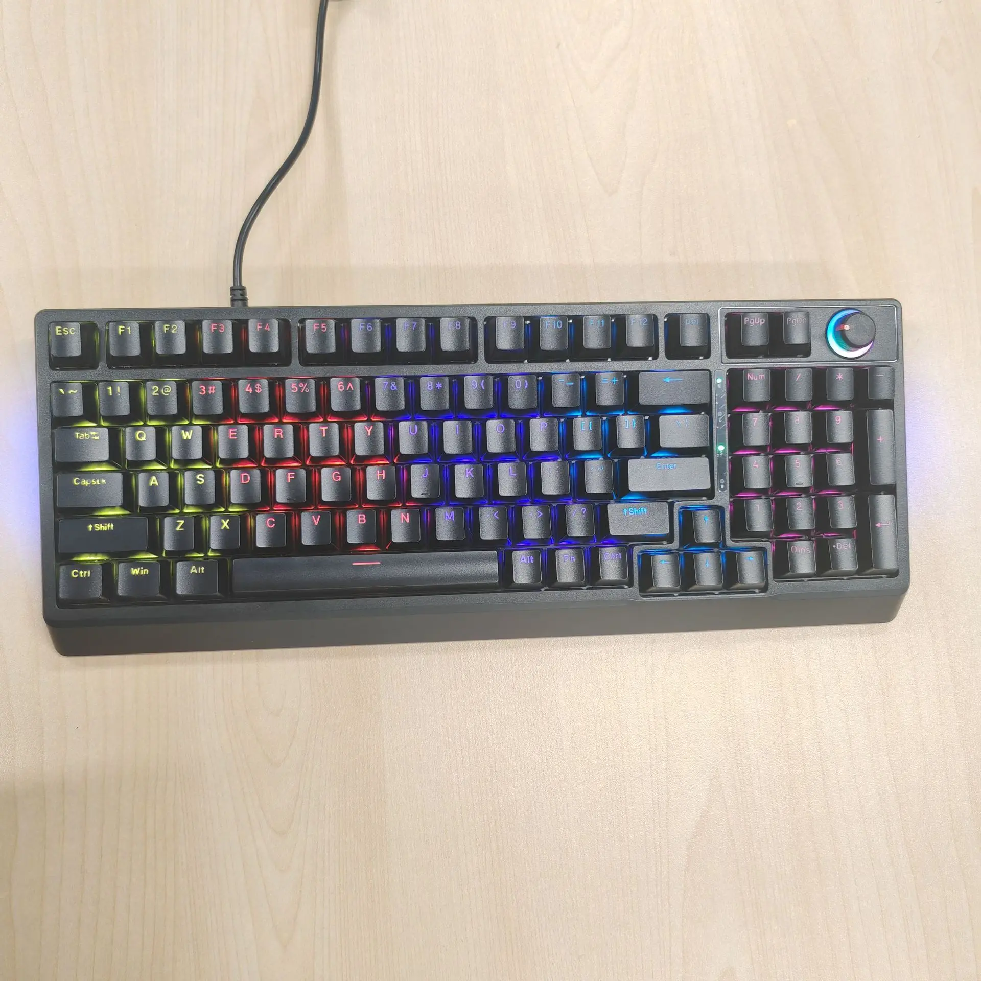 Teclado Mecánico con Cable KM9 - Anti-Ghosting Keyboard reseña y precio