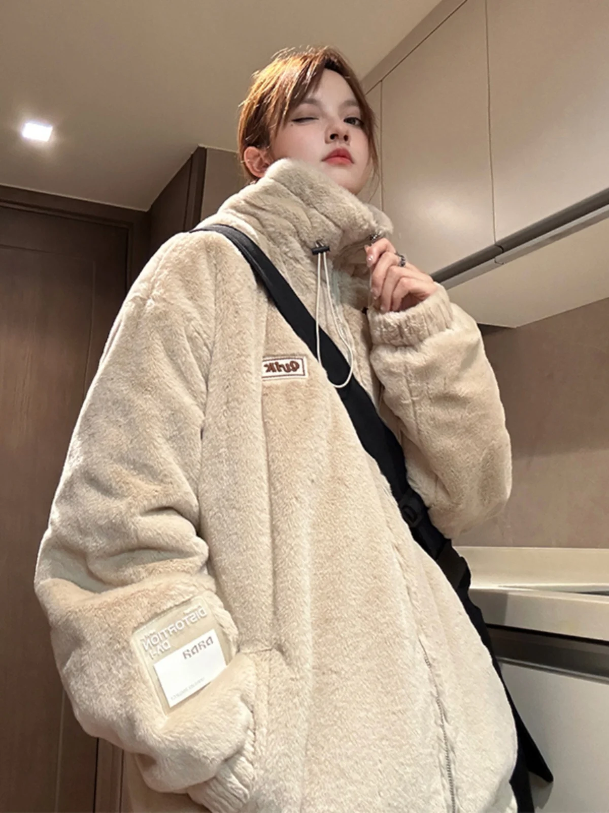 

Мужская зимняя утепленная куртка из овечьей шерсти с хлопковой подкладкой, молодежная повседневная модель на молнии с воротником-стойкой и карманами