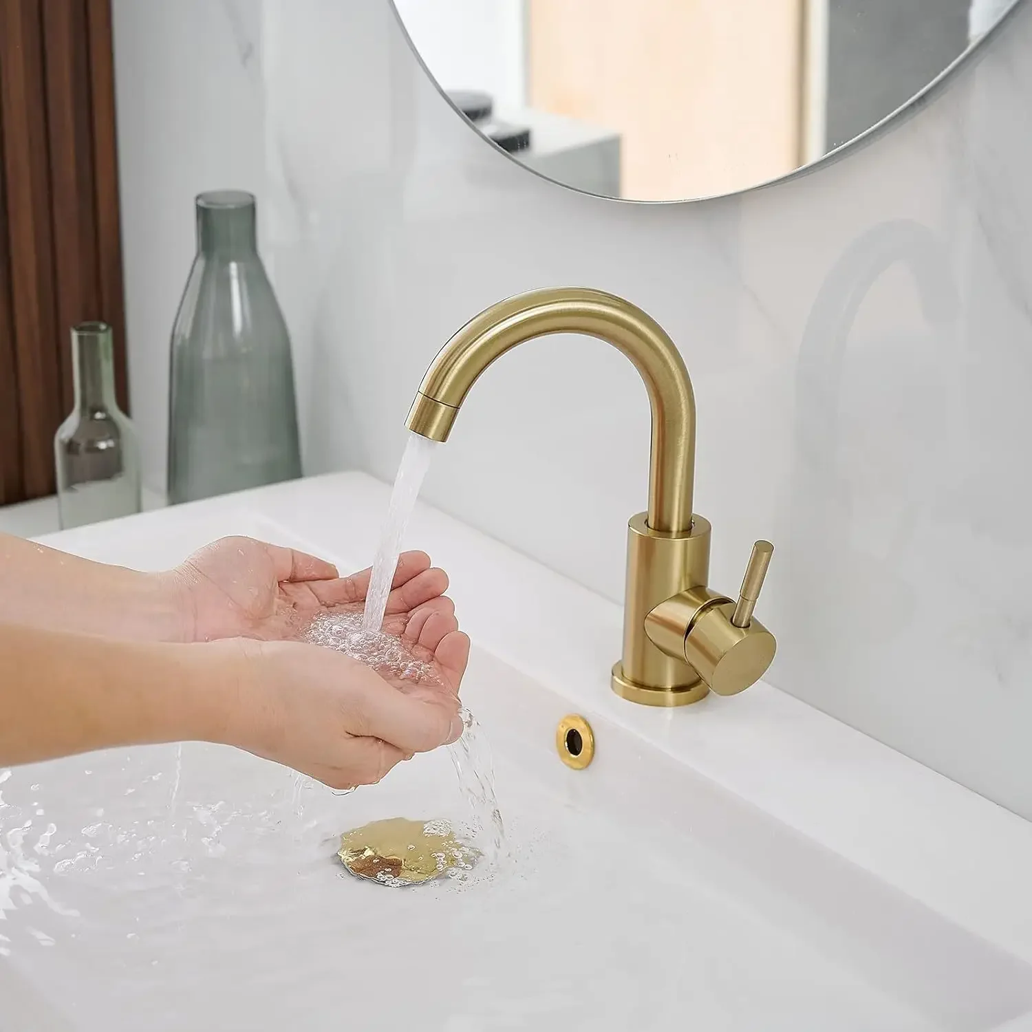 Basin Faucet 304 Stainless Steel Bathroom Mixer Faucet Golden Brushed Cold Single Handle Faucet and Hot Mixing Taps Deck Mounted