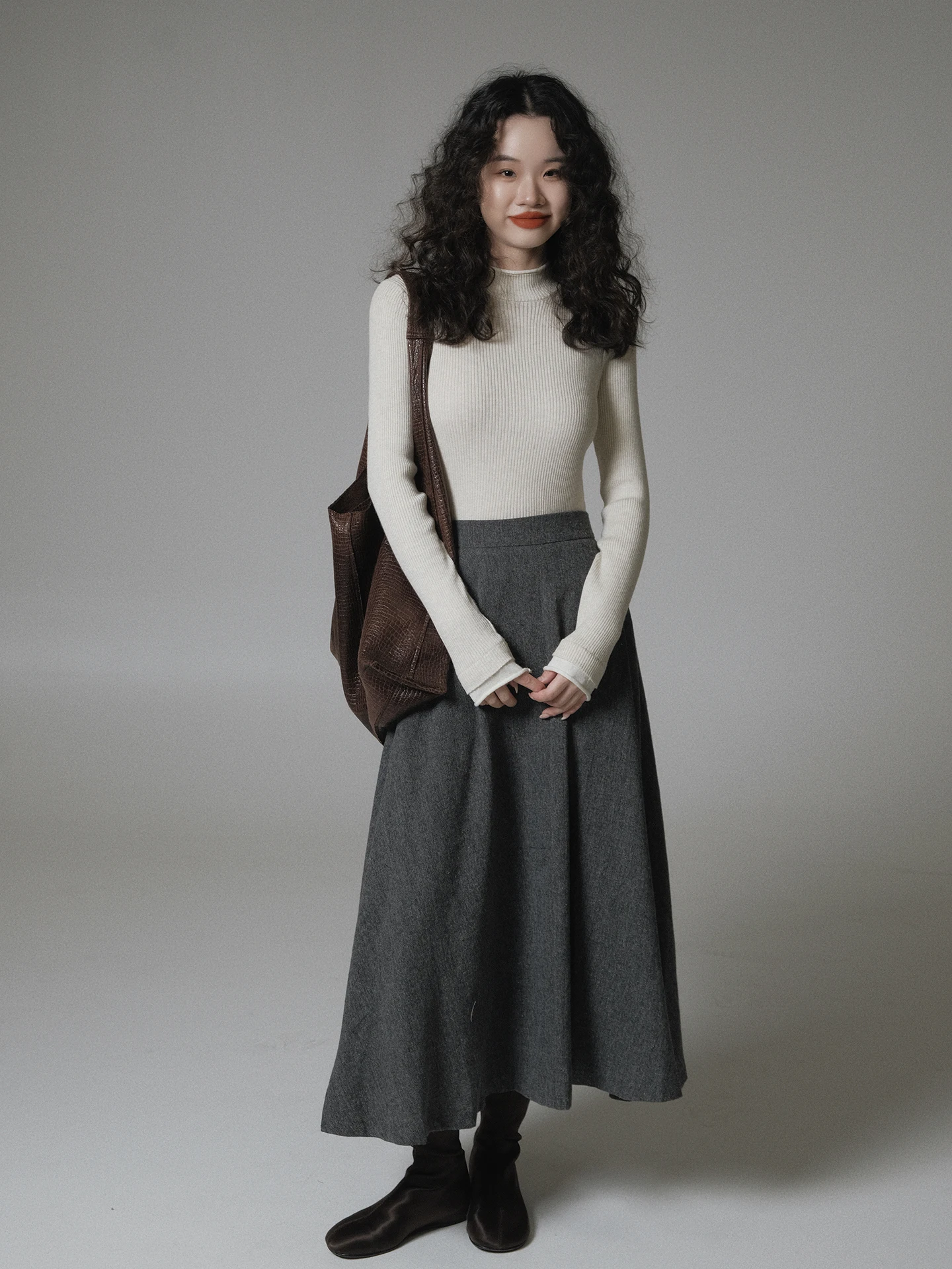 

Элегантная однотонная длинная юбка А-силуэта с эластичным поясом, простая повседневная модель из полиэстера, зимняя модная женская юбка