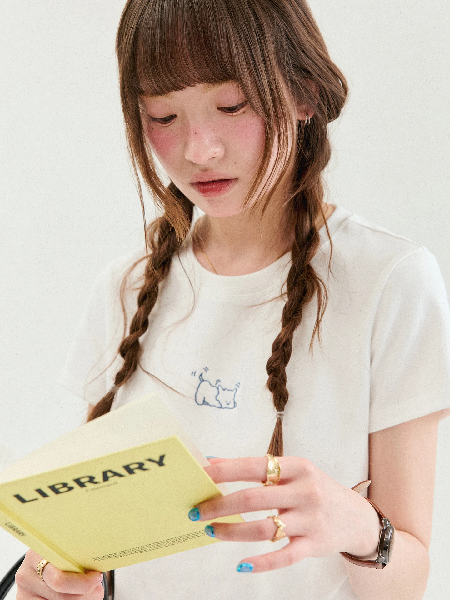 Camiseta Blanca de Manga Corta - Embroidery White reseña y precio