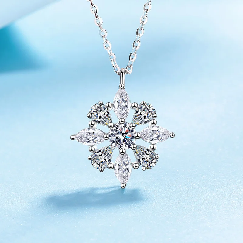

Роскошный кулон Marquise для женщин, инкрустированный платиной PT950 и муассанитом весом 3,1 карата, подходит для повседневного ношения и в качестве элитного подарка.