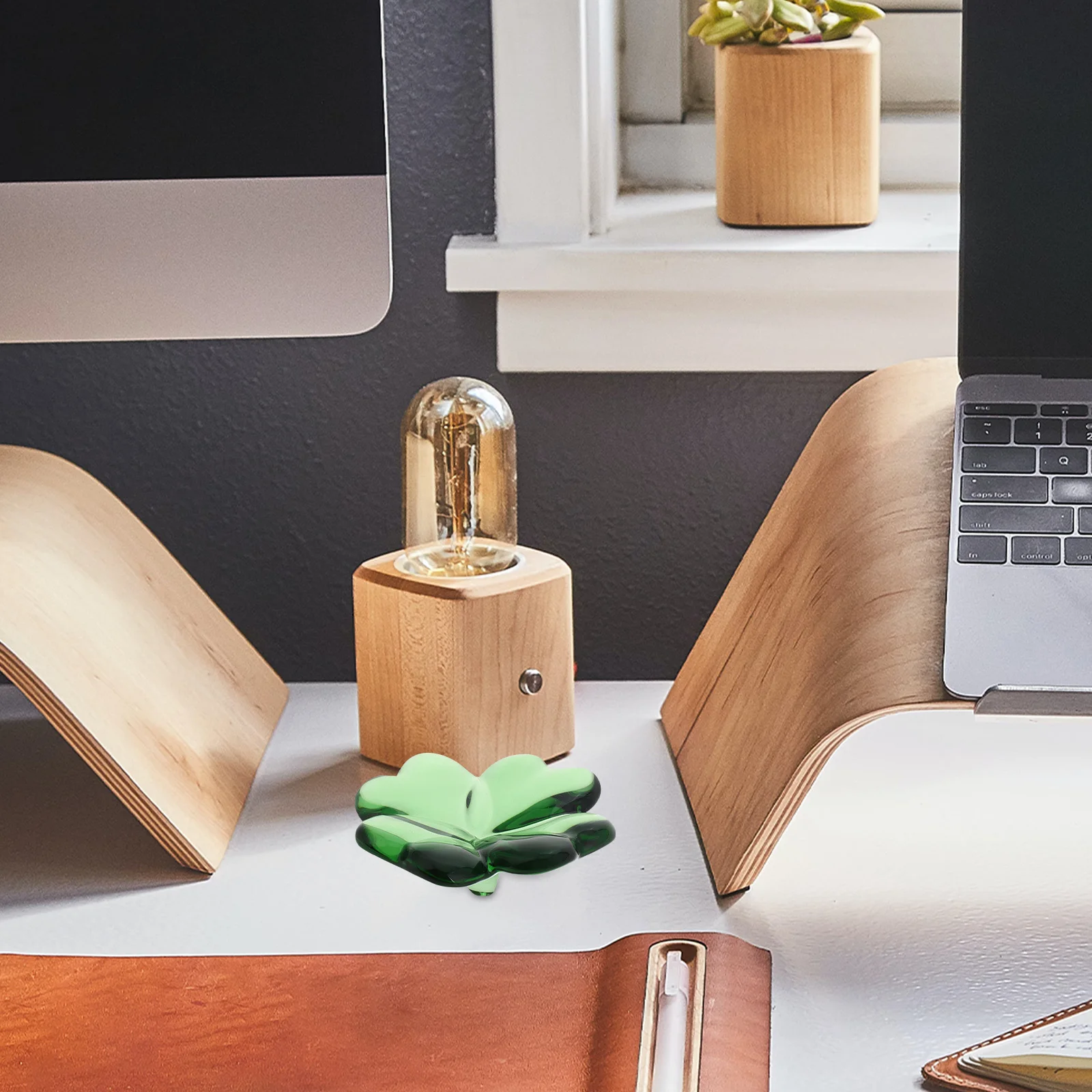 

Crystal Ornament Four Leaf Glass Desktop Decor Lucky Stone for Home Office Desk Decoration Gift Present