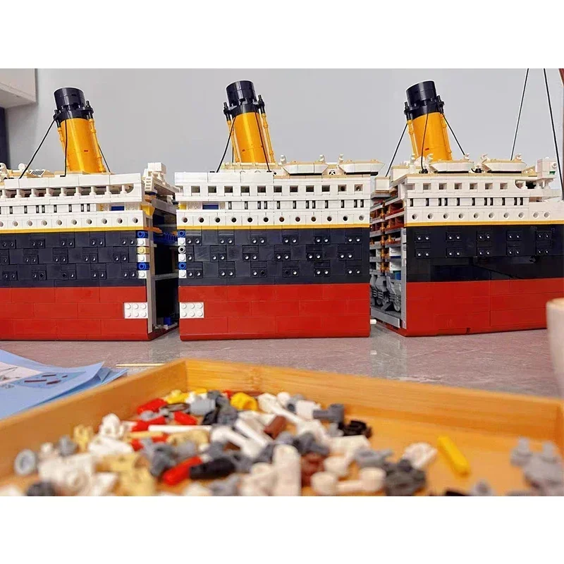 New In Stock 99023 Compatible 10294 Titanic 9090PCS Large Cruise Boat Ship Building Blocks Bricks Children Diy Toys Aldult Gifts