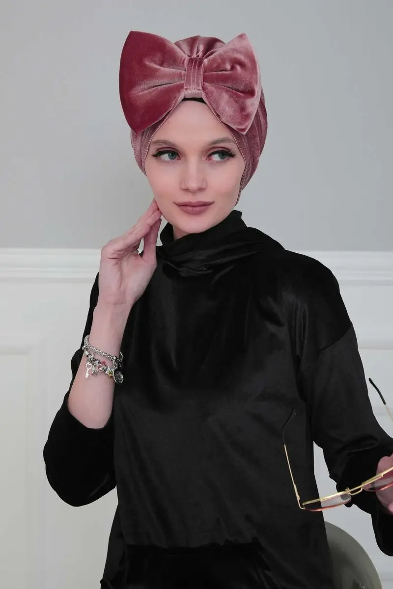 Riesen bogen samt Knochen rose getrocknete