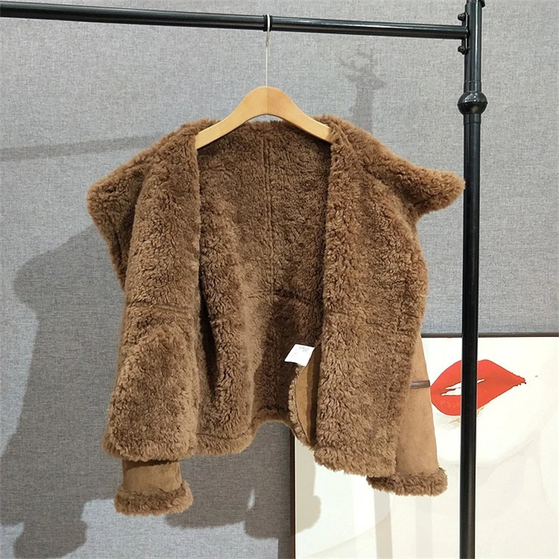 2025 AW Nuovo cappotto di pelliccia di agnello ispessito con velluto scamosciato Lady Sheep Shearling vestibilità ampia da donna CT502