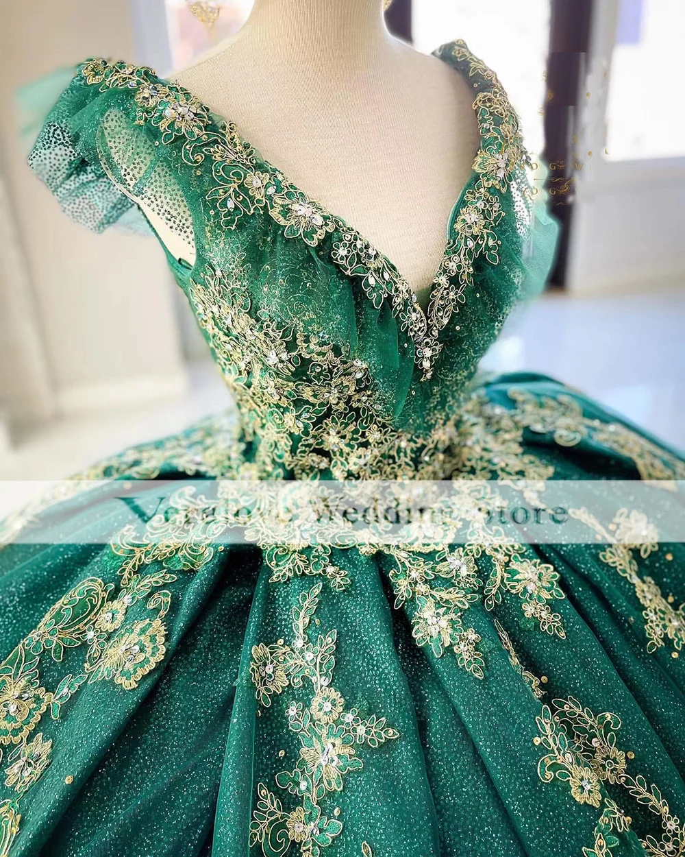 Glitter Green Ball Gown Quinceanera Dresses Cap Sleeves Applique Sparkly Sweet 16 Dress Party Wear vestidos de quinceañera