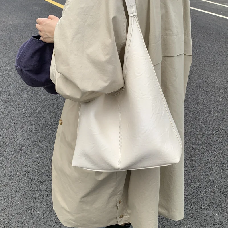 

2025 Spacious Tote Bag, Vintage Shoulder Purse for Women, Luxe Underarm Crossbody, Commuter Day to Night Bag, Textured Sling Bag