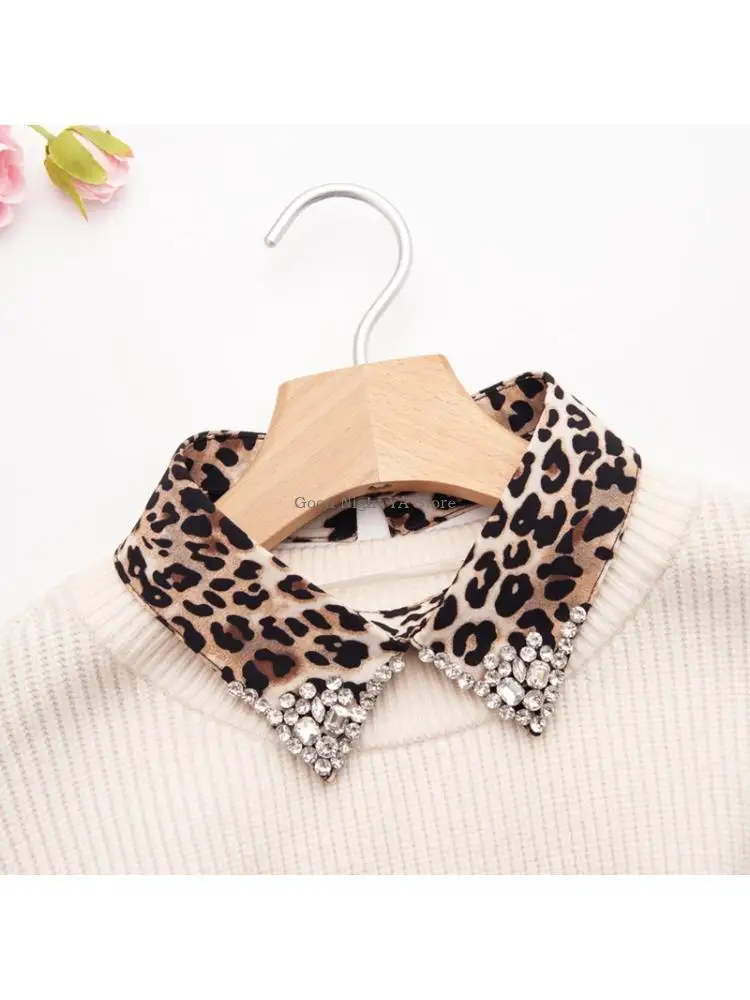 colar-destacavel-com-padrao-leopardo-e-decoracao-para-senhora