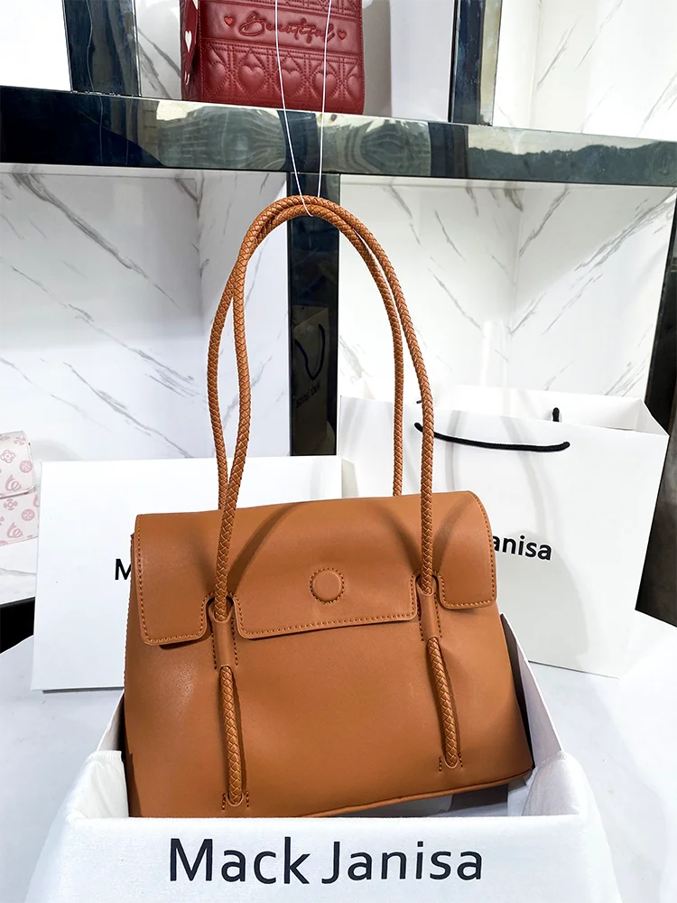

Retro and Armpit Bag with Charming Genuine Leather Simple Women's Popular and Stylish Single Shoulder Bag for Shopping