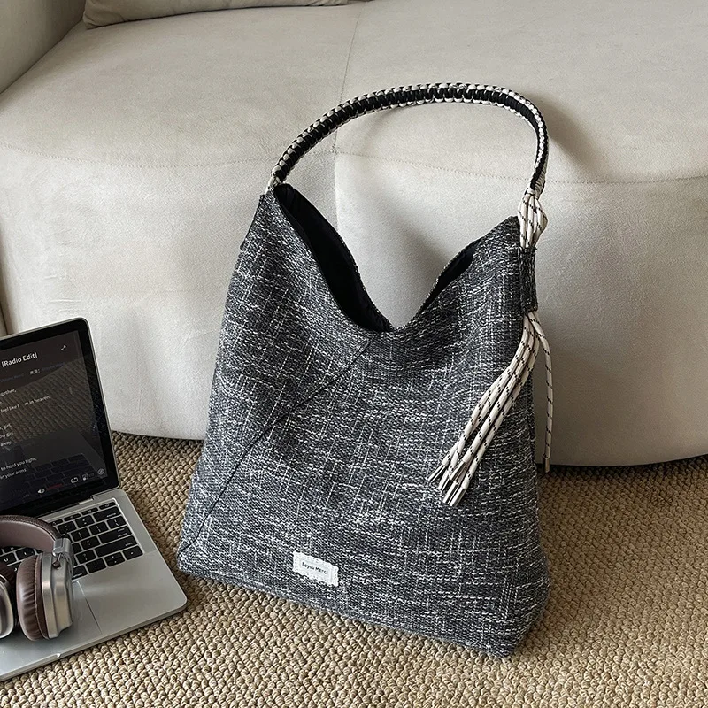 New Woven Cotton Linen Tote Bag Large Capacity Casual Versatile Bucket Bag Stylish Texture Commuting Shoulder Bag for Women