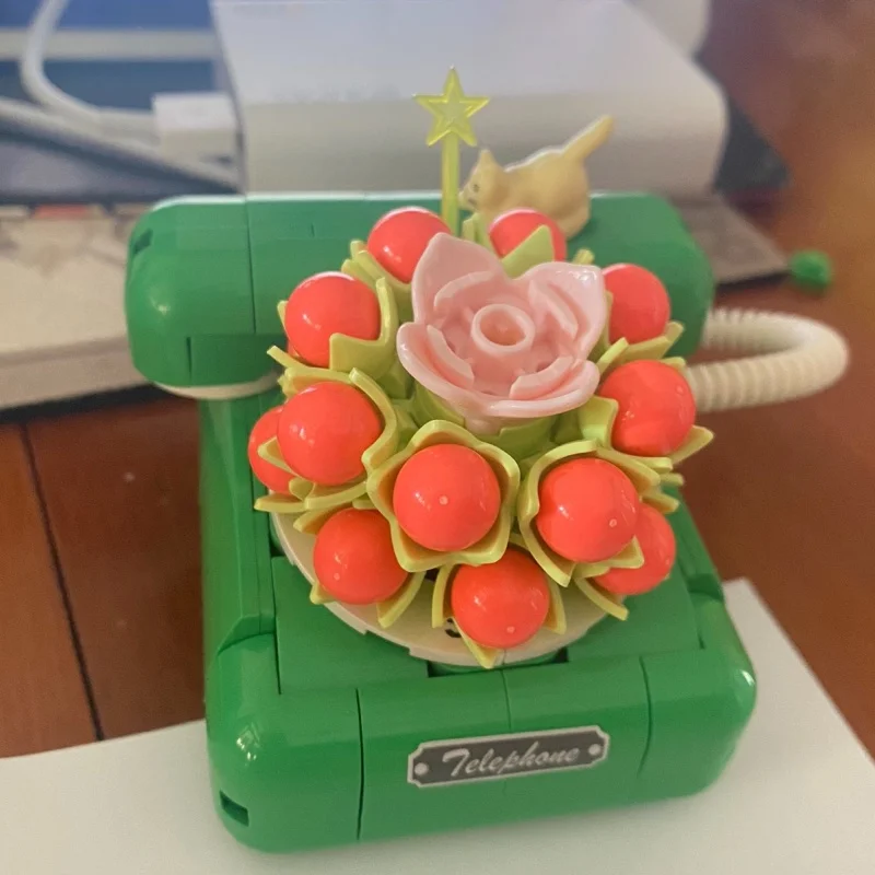 JAKI Creatieve bouwstenen TV Radio Telefoon Camera Succulent Grappige puzzel Bloemen voor kinderen Educatief speelgoed