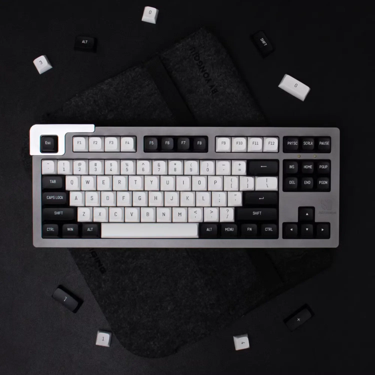 

Minimalist WOB Keycaps BAS 150 Keys Simple Personalized for 60/64/84/98/108 Mechanical Keyboard Caps