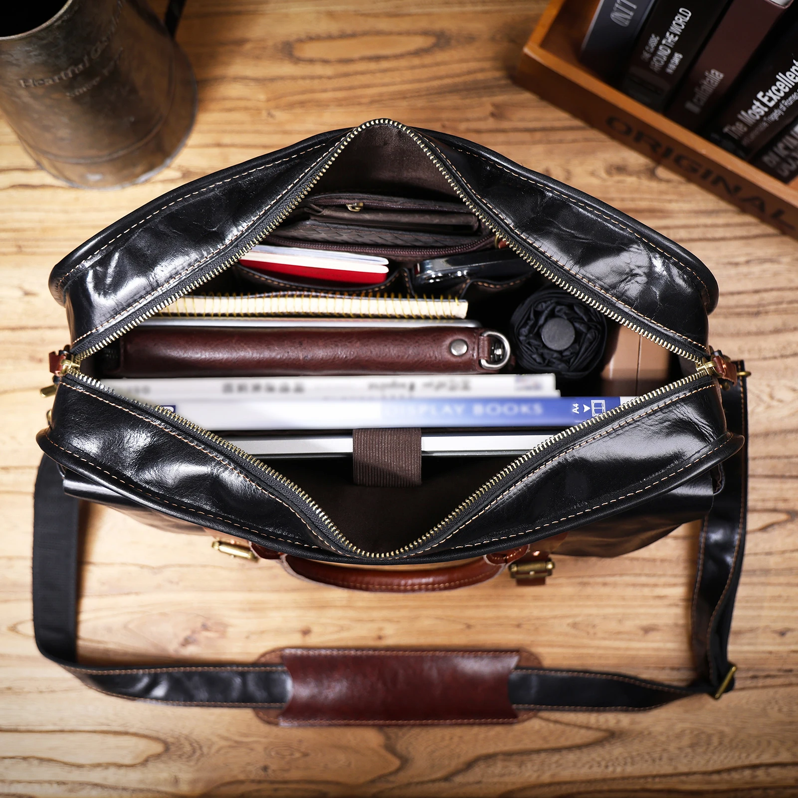 Echtleder Herren-Aktentasche 15 Zoll Laptop-Tasche Einfache Rindsleder-Umhängetasche Pflanzlich gegerbtes Leder Business-Casual-Stil – Detail 10