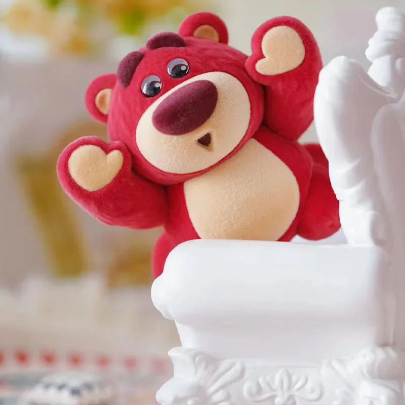 Disney morango urso me está 2a geração figura caixa cega boneca ornamentos de presente de alto valor periférico bonito