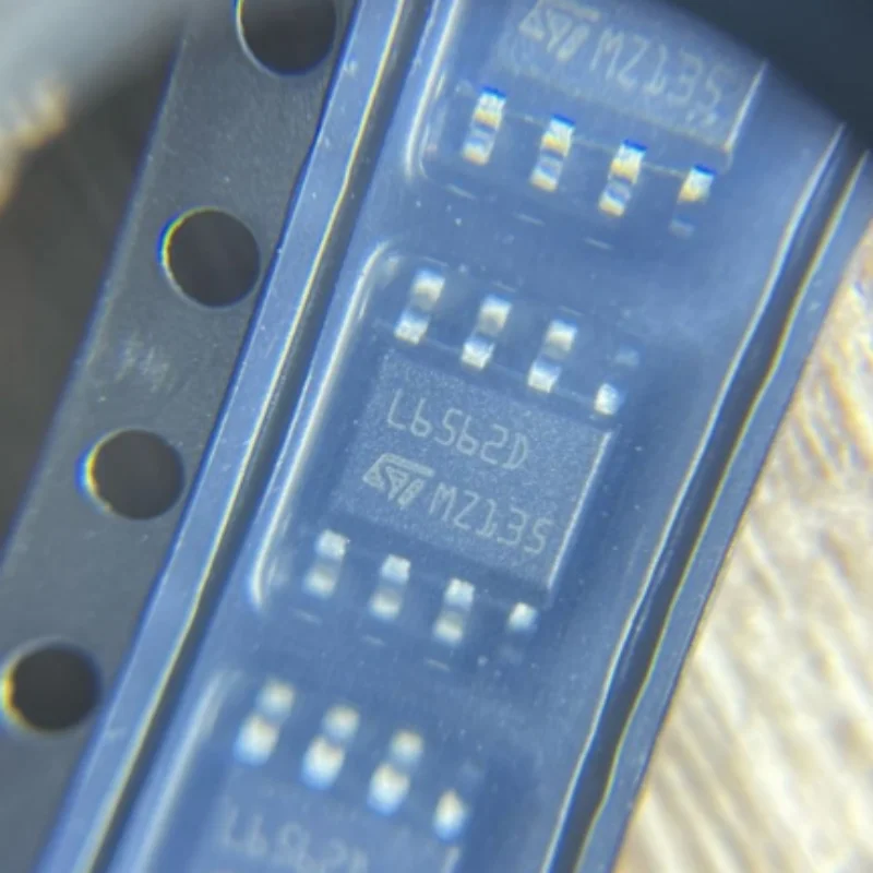

5pcs/lot L6562D L6562DTR NEW Original Genuine Chip Packing 8-SOP