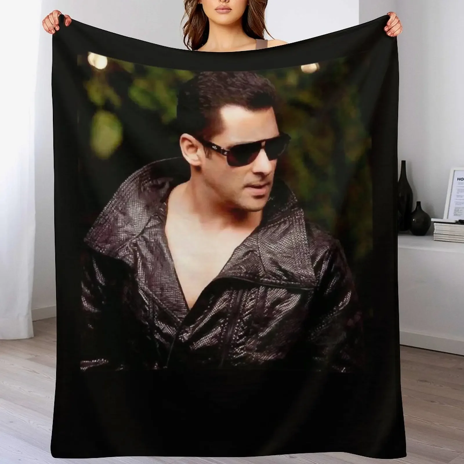 

Salman Khan actor Throw Blanket Lightweight Warm Blanket for Indoor Outdoor Use