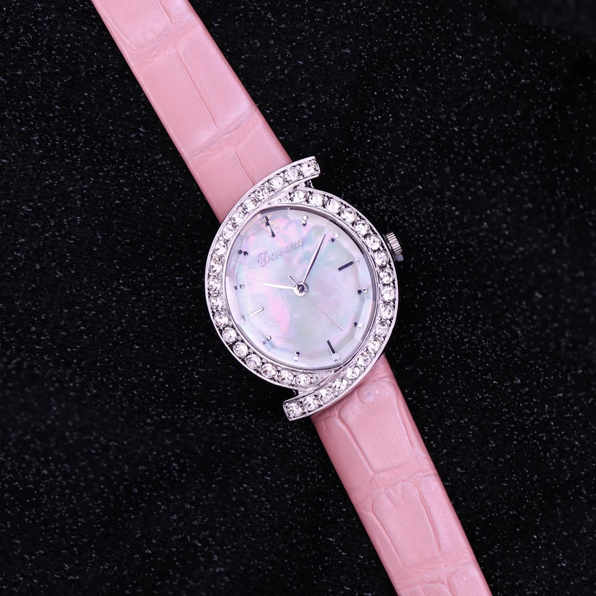 

Davena маленькие перламутровые роскошные женские часы со стразами и кристаллами, модный браслет для часов, натуральная кожа, подарок на день рождения для девочек