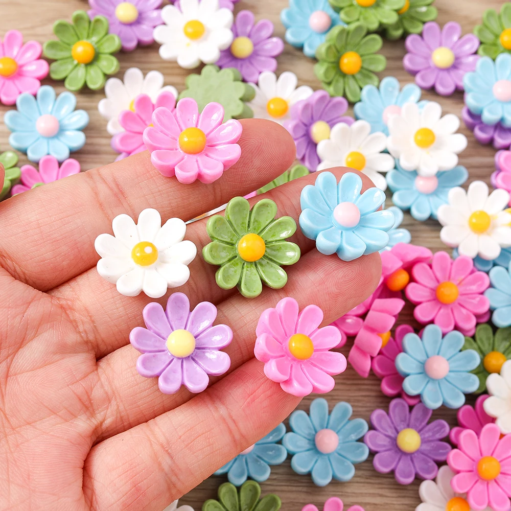 Tusember 15 Stück 19*22mm Niedliche Gänseblümchen-Anhänger aus Harz mit Flacher Rückseite für DIY Handyhüllen-Zubehör Frauen Mädchen Kinder Spielzeug – Detail 3