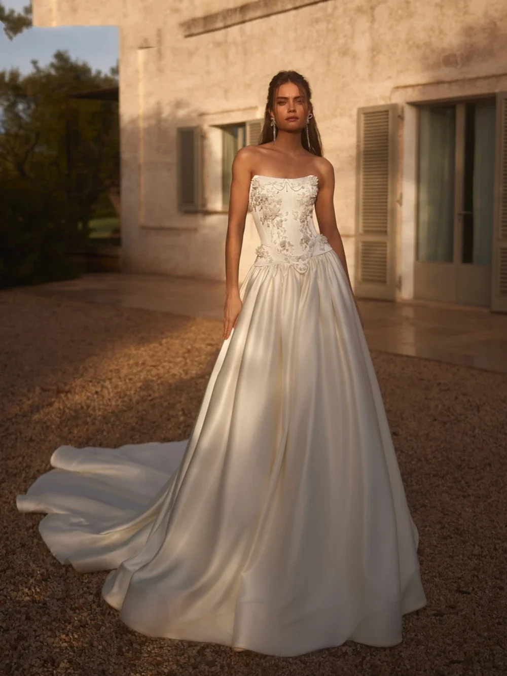 

Индивидуальное свадебное платье без бретелек из сатина с блестящими кружевными аппликациями и бисером, с корсетом, кружевное свадебное платье, Robe De Mariée, Vestidos De Noiva